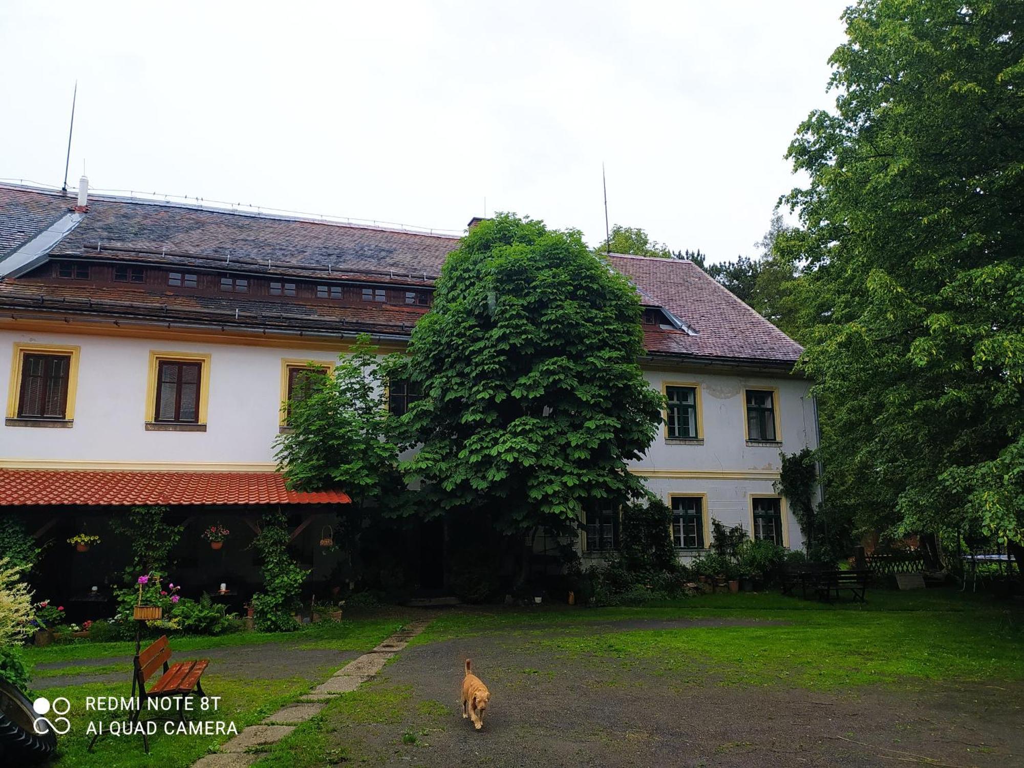 Penzion Selsky Dvur Raspenava Bagian luar foto